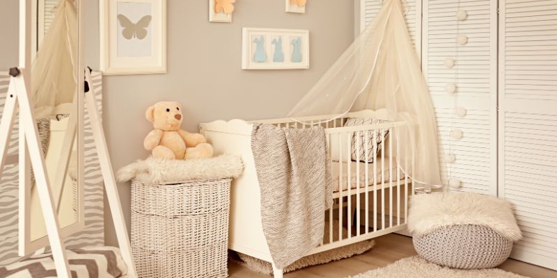 Comment choisir une peinture non toxique pour la chambre de bébé