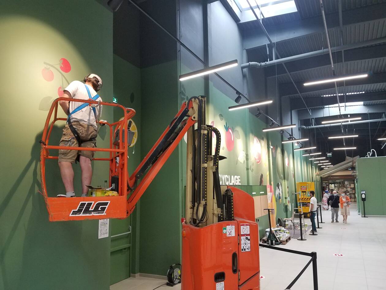 Les peintures Algo à l'honneur dans le magasin bio petit-marché à Saint-Grégoire !